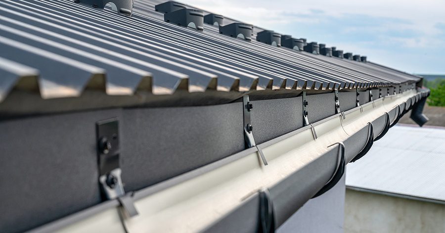 Seamless Gutters vs. Regular Gutters